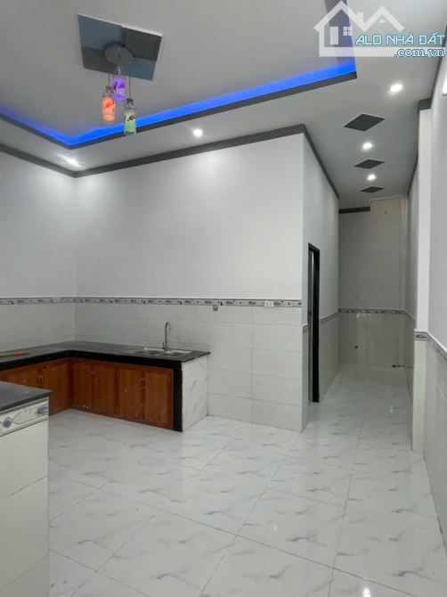 Nhà 1 trệt 1 lầu, ngay chợ Thanh Phú. Chỉ hơn 2 tỷ - 5