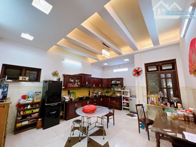 Biệt thự mái thái sân vườn tuyệt đẹp vị trí 2 Nguyễn Ái Quốc - 5
