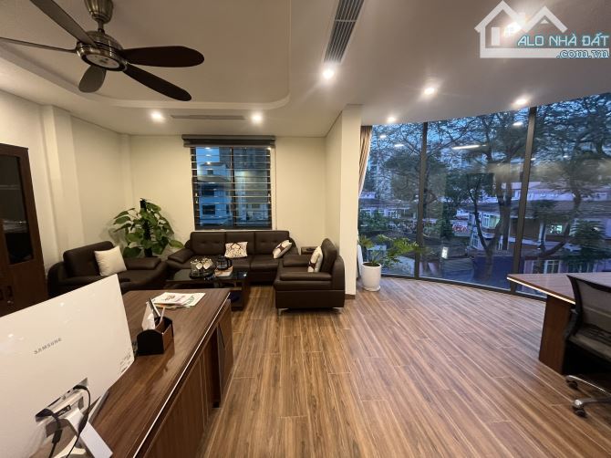Siêu phẩm 6 tầng thang máy,lô góc 3 mặt đường,MT 20m,gần hồ Linh Đàm,KD đỉnh cao, 52.5 tỷ - 5