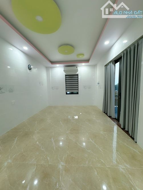 Cho thuê biệt thự hạng sang 1 trệt 4 lầu,có thang máy khu đô thị Hưng Phú - 6
