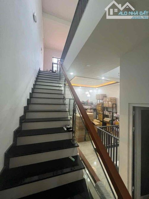 NHÀ MẶT TIỀN LÂM NHĨ 3 TẦNG DT 90M2 NGANG 5 MỚI ĐẸP GẦN BXE GIÁ CHỈ 6.9 tỷ - 6