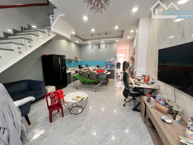 NGAY NGÃ 4 BÌNH PHƯỚC - MẶT TIỀN KINH DOANH - NHÀ ĐẸP 3 TẦNG - 133M2 - CHỈ 10.X TỶ - 6
