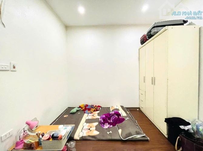 Kim Ngưu - 52 M2 - Nhà dân đẹp - Ở ngay - 30 M ra mặt ngõ ô tô - Chỉ 8 đồng. - 6