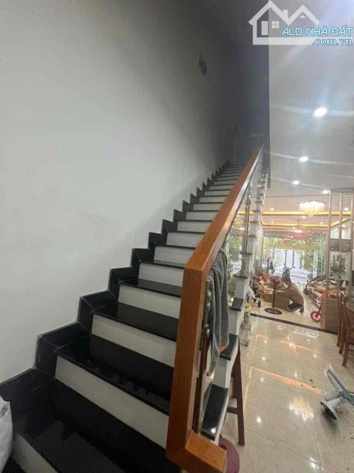 NHÀ MẶT TIỀN LÂM NHĨ 3 TẦNG DT 90M2 NGANG 5 MỚI ĐẸP GẦN BXE GIÁ CHỈ 6.9 tỷ - 7