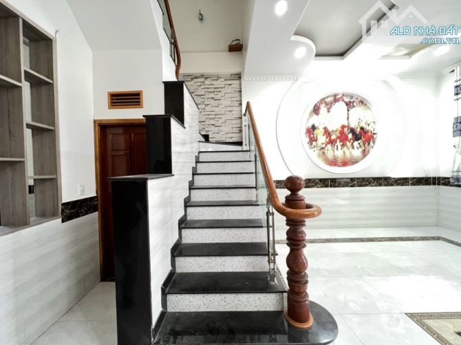 Giá tốt khách ơi Nhà trệt 2 lầu khu Nam Long hướng Đông Nam kế bên đường 47m Lê Trọng Tấn - 7