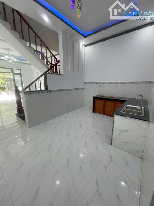Nhà 1 trệt 1 lầu, ngay chợ Thanh Phú. Chỉ hơn 2 tỷ - 7