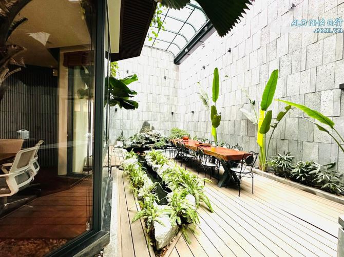 Bán siêu Biệt thự Đội Cấn, Ba Đình. Dt 350 m2 x 3 Tầng. Đẳng cấp thượng lưu, nội thất 5* - 8