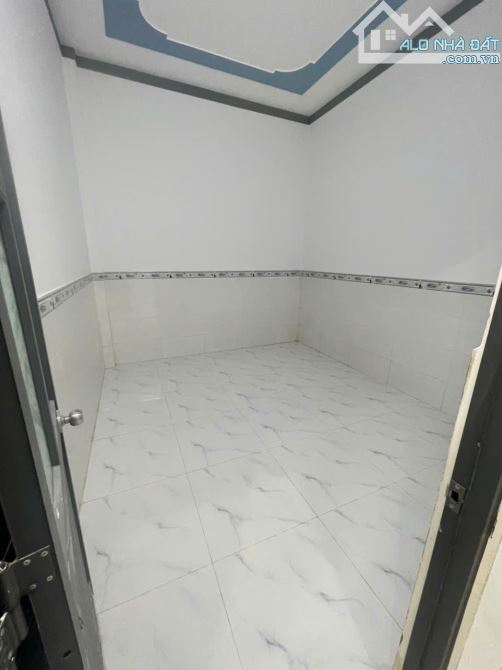 Nhà 1 trệt 1 lầu, ngay chợ Thanh Phú. Chỉ hơn 2 tỷ - 8