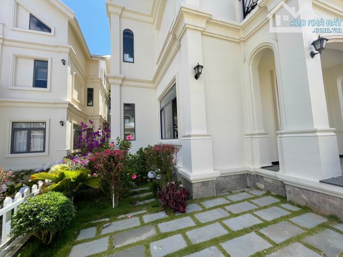 Biệt thự hơn 200m2 P7 Đà Lạt sang trọng hiện đại hạ giá 17 tỷ chỉ còn 12 tỷ - 9