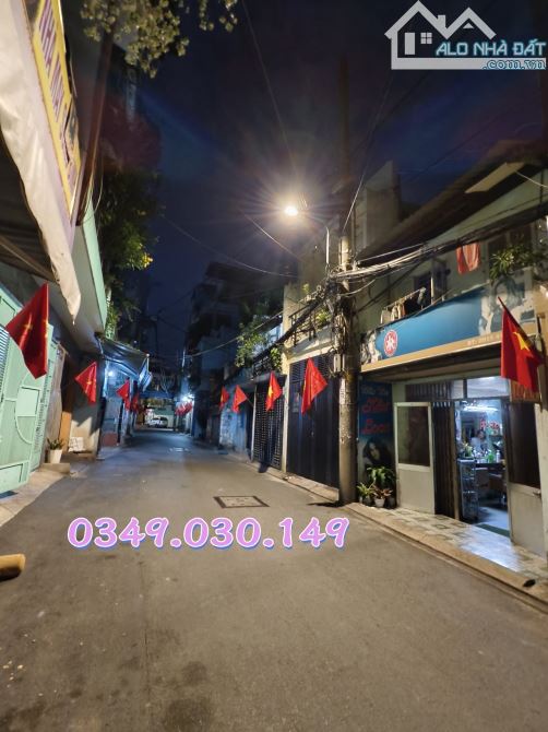 Siêu phẩm 5.5 x 15 , vuông xây bề thế 1 đời chủ tự xây