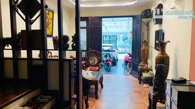 Nhà đệp ở luôn Duy Tân Cầu Giấy. Sổ A4 100m, 4 tầng MT4m Giá 36 tỷ Vỉa hè ngõ ô tô đỗ