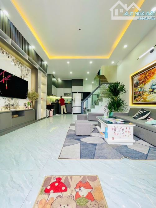 BÁN NHÀ ĐẸP YÊN SỞ – LÔ GÓC – SÂN RỘNG – 3 TẦNG 75m² – GIÁ CHỈ 9.4 TỶ!