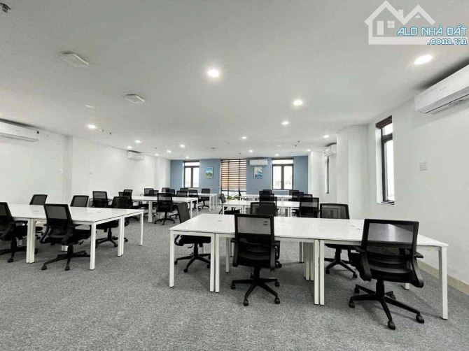BỎ TIỀN ĐÂU CHO SINH LỜI KHỦNG?  Bí mật căn nhà 9 tầng NGAY TRUNG TÂM, VIEW BIỂN –