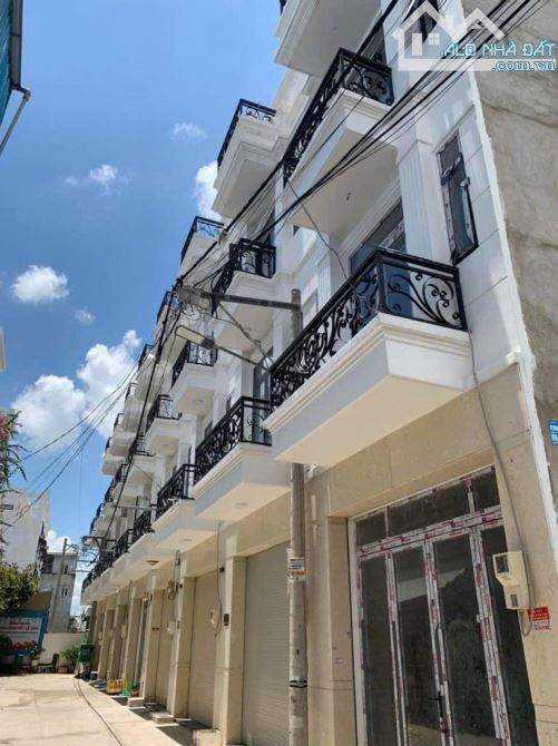Nhà 4 tầng hẻm oto đường HÀ HUY GIÁP phường THẠNH LỘC Q12,dt 52m²( 4m x13m)💰4,6 tỷ