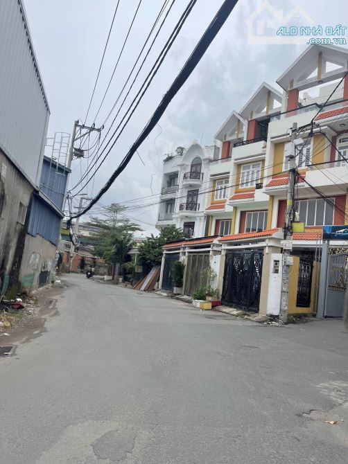 Giảm Sốc 2 Tỷ Bán Gấp  Nhà 3 Tầng Hẻm Xe Tải 235m2 QL 13 Hiệp Bình Phước Thủ Đức Chỉ 14.5
