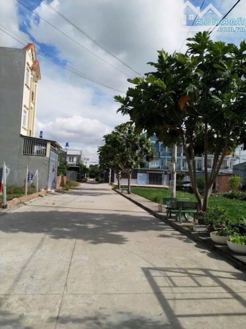 Nhà 3 tầng hẻm 7m khu phân lô đồng bộ đường HÀ HUY GIÁP phường THẠNH LỘC Q12. dt 120m²(5m