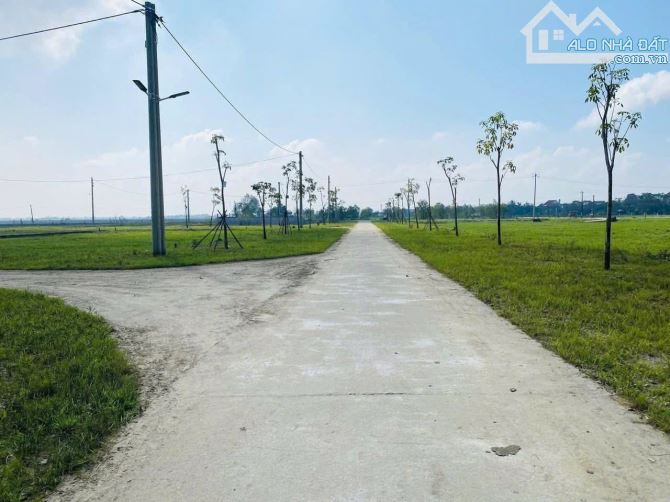 Đất KQH Quảng Phước - cách thị trấn Sịa 2km Vị trí : gần trường Mầm Non, cấp 1-2 Quảng Phư