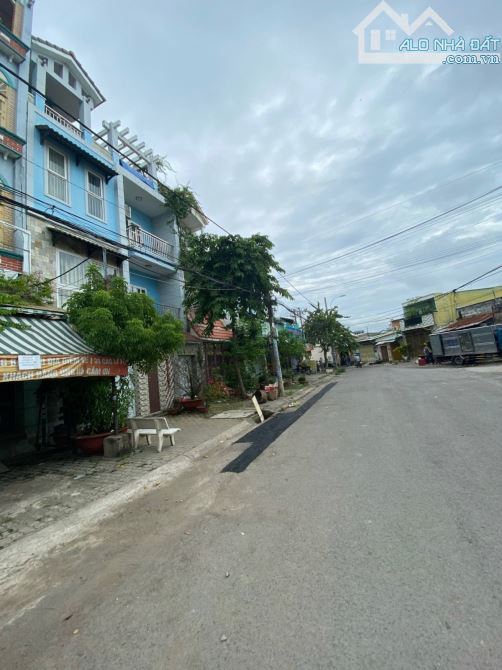 Mặt tiền khu phân lô Tạ Quang Bửu, 80m2, 4 tầng, 14 tỷ.