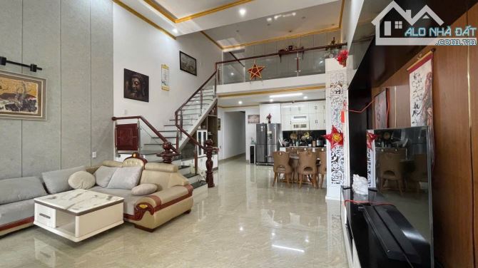 🇻🇳🇻🇳🇻🇳 Chủ cần bán nhà Đường A12  Phạm Ngũ Lão  🏠 Diện tích: 5.7m x 33m ( nở hậu)