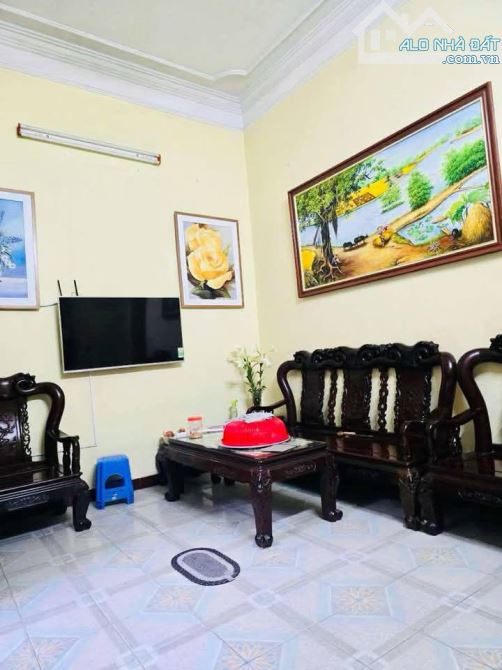 Bán nhà mặt phố Tây Sơn - Ngay nga ba, ngã tư – Vị trí đẹp - Vừa ở vừa kinh doanh - Xây m