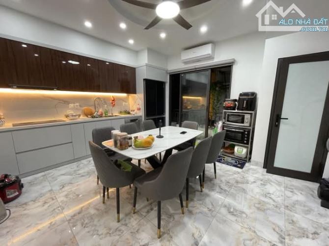 Bán nhà Trung Phụng 73m² x 4 tầng chắc chắn - Nhà gần phố, gần ô tô, giá tốt - Về ở ngay
