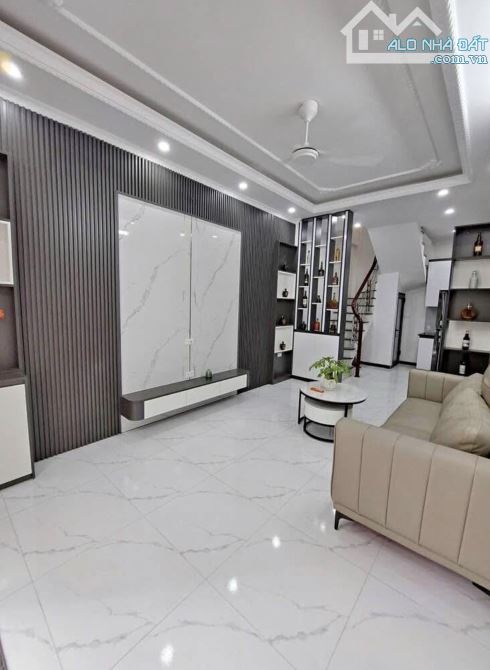 BÁN  GẤP NHÀ ĐẸP  15 phòng full nội Thất YÊN XÁ-- CHIỀU KHÚC - THANH XUÂN . Gần phố . ngõ