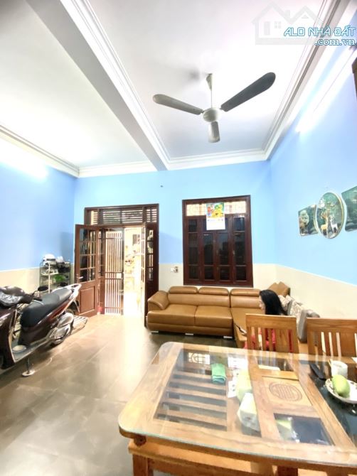 Nhà đẹp dân xây lô góc 37m², mặt tiền 5m Tại Võ Chí Công, Xuân La Tây Hồ