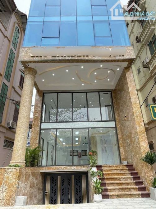 Bán nhà mặt phố Nguyễn Khang - Lô góc - DT 169m2,9 tầng thang máy, MT rộng 46 tỷ