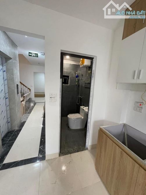 CHDV CẦU GIẤY LÔ GÓC 3 MẶT NGÕ, 60M2, 70 TR THÁNG, 13 PHÒNG KK, CHỈ 13 TỶ