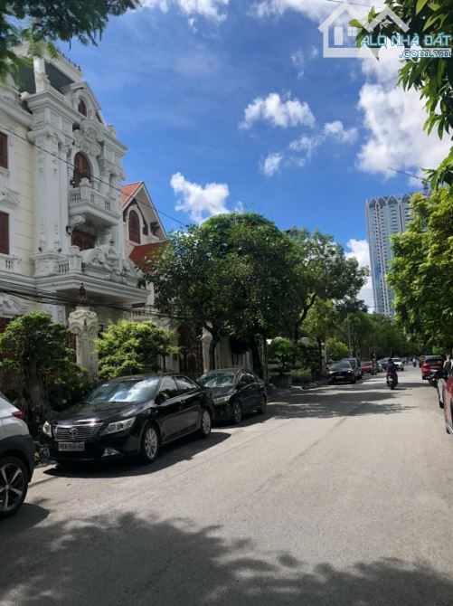 Bán đất tặng nhà tuyến 2 Lê Hồng Phong - 425m2 - MT 17m - 3 tầng - giá 50 tỷ