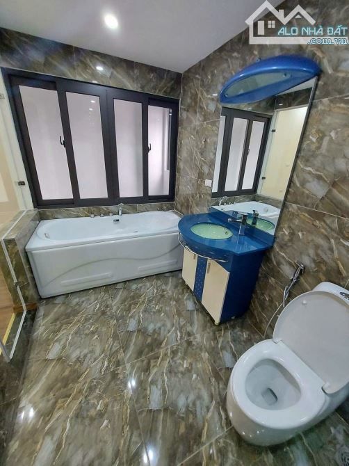 Bán nhà riêng đường Lạc Long Quân quận Tây Hồ Hà Nội
