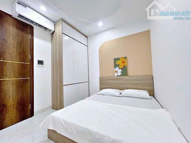 Bán gấp tòa CHDV Trung Phụng, DT 1.3 tỷ/năm, 24 phòng, ba gác đỗ cửa, gần ô tô, 85m