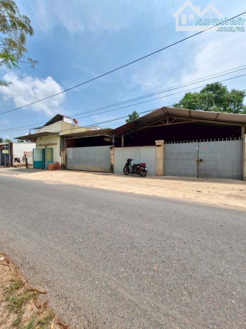 Bán nhà 14 x 40  phạm hùng hòa thành chỉ có 210 tr/m