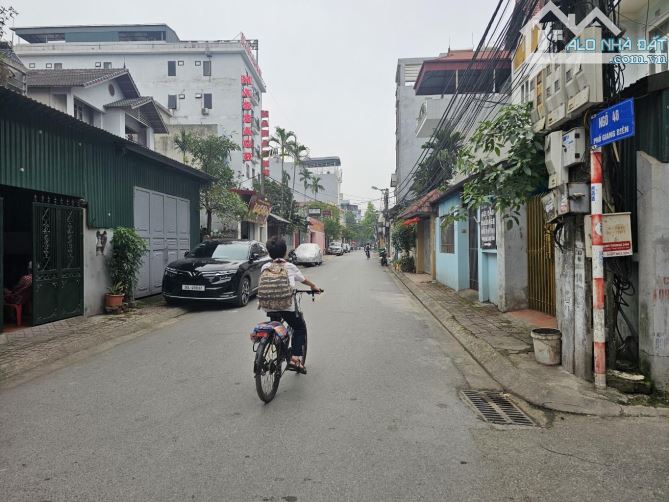 Đất đẹp Giang Biên - LONG BIÊN - DT 61,5m - Mt 5,7