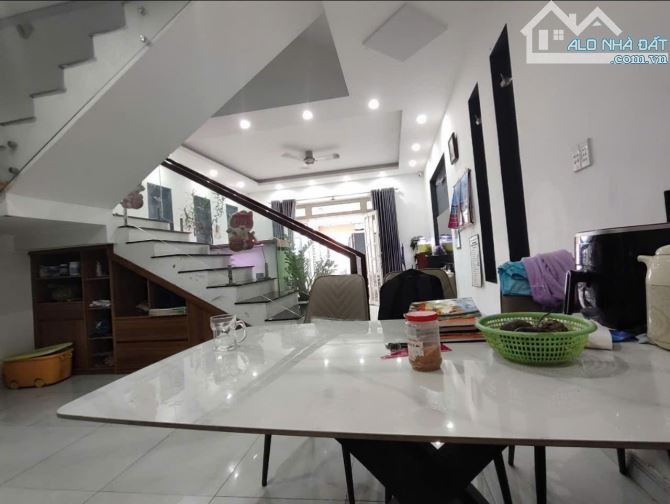 TT Q7, P. TÂN PHÚ, HÀNG XÓM PHÚ MỸ HƯNG 4 TẦNG NGANG 5M, CHỈ 7.X TỶ, HẺM 4M HUỲNH TẤN PHÁT