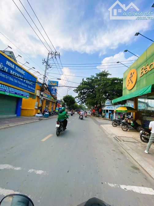 SIÊU HOT QUẬN 9 - NHÀ 126M² THỔ CƯ NGANG GẦN 7M, Ô TÔ ĐỖ CỬA - GIÁ CHỦ BÁN CHỈ 4.99TỶ!