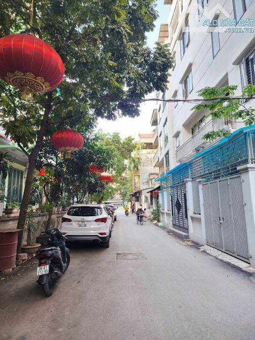 Bán nhà Võ Chí Công 50m2 - 7 Tầng TM. Phân lô, Ô TÔ tránh.