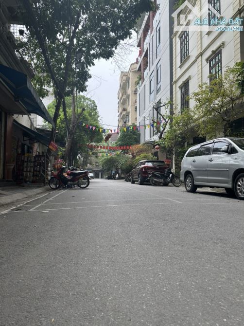 HIẾM) Bán nhà phố Minh Khai, phân lô VIP, ô tô tránh, vỉa hè, 75m2, mặt tiền rộng 6m, 21