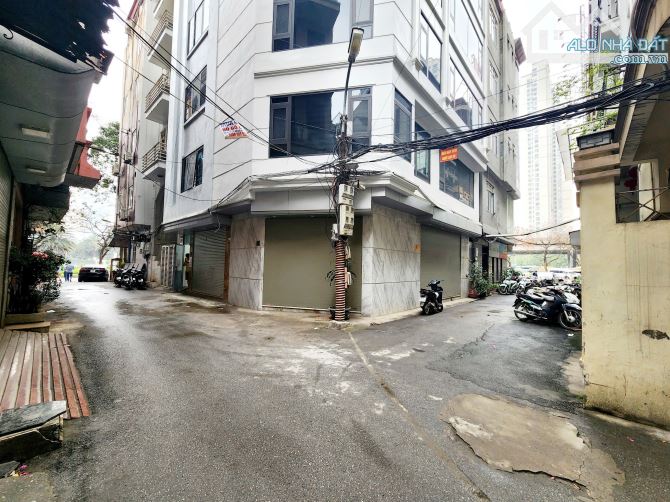Phân lô Trần Quốc Hoàn - Cầu Giấy. 3 mặt tiền, ô tô tránh - kinh doanh - nhỉnh 18 tỷ