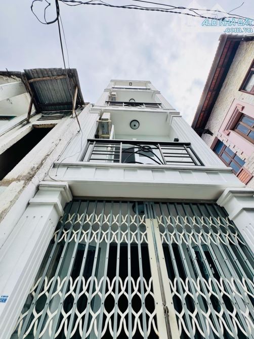 NHÀ MỚI VÀO Ở LUÔN -  THÍCH QUẢNG ĐỨC P5 PN - 30M (3x10) 4 TẦNG BTCT - 2 PN 3 WC- 4. TỶ