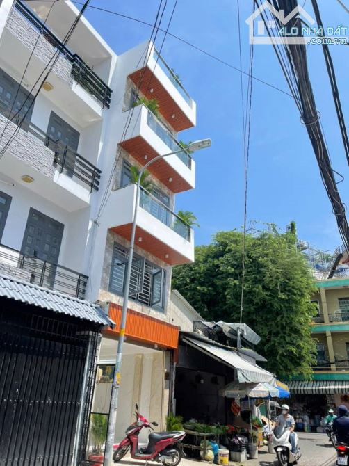 Măt tiền kinh doanh 4 tầng hiện đại Bùi Quang là P12 Gò Vấp