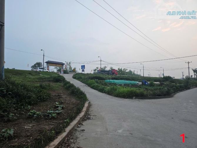 Bán nhà 3 tầng full nội thất sát đường cầu tứ liên tại Mai lâm Đông Anh