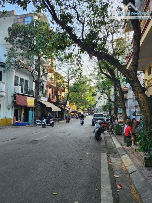 Bán nhà mặt phố Phúc Tân 70m2 - 5 Tầng TM. Kinh doanh - QH ổn đỉnh.