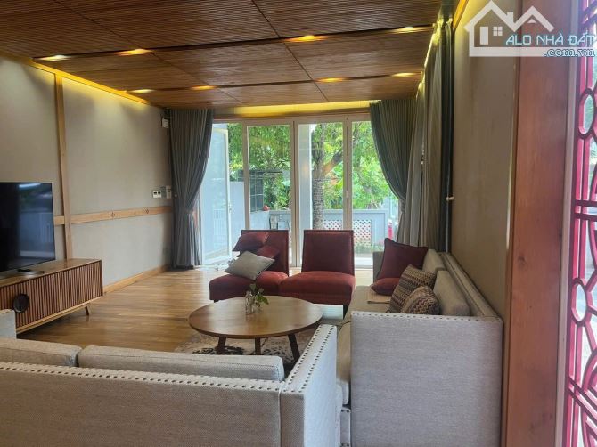 Bán căn biệt thự sân vườn 2 mặt tiền Euro Villa