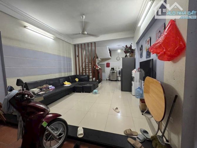 Hiếm đẹp, dân xây-Phú Diễn, Bắc Từ Liêm-DT 40m2x4T nhỉnh 6 tỷ