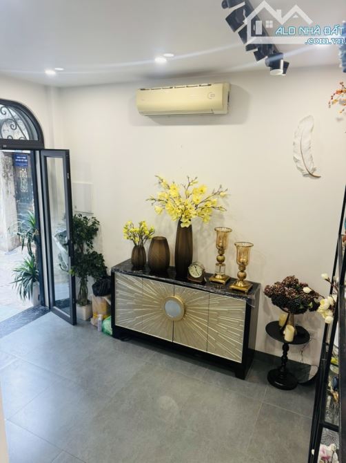 BÁN NHÀ PHỐ ĐẠI LA - VÀI BƯỚC RA PHỐ- NHÀ 2 MẶT NGÕ - 31m2 - 5 TẦNG - 7.8 TỶ.