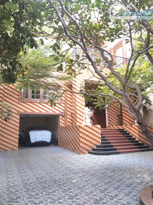 Bán Nhà Mặt Tiền Hoàng Quốc Việt, Quận 7, 650m2, Biệt Thự 3 Tầng, Có MB KD, Chỉ 79 Tỷ