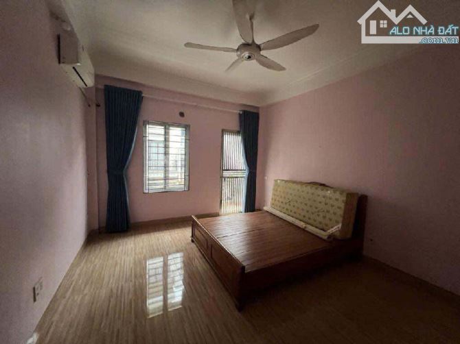 Bán nhà Đìa Lão, Hà Đông, đường rộng ô tô tránh nhau, diện tích 50m2, giá 12,5 tỷ.