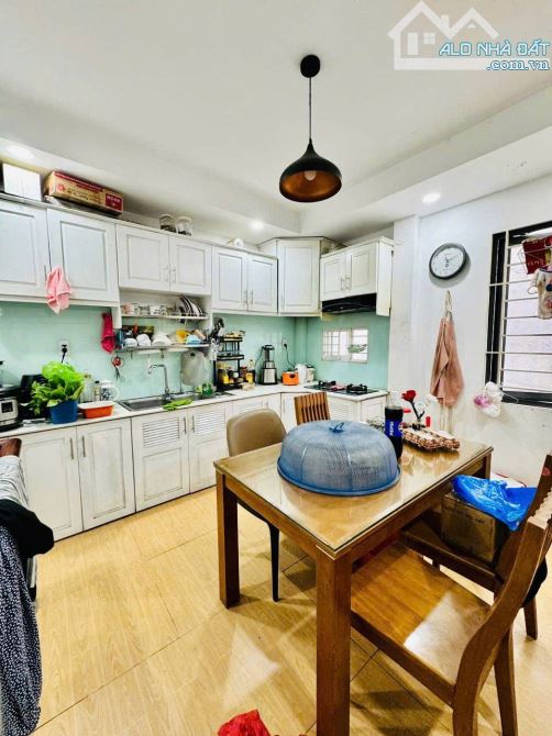 Nhà hẻm Trần Văn Quang,  trung tâm  quận Tân Bình
