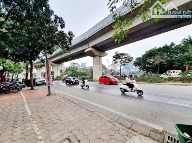 BÁN NHÀ MẶT PHỐ HOÀNG CẦU - 138M² - MT RỘNG - KINH DOANH- VỈA HÈ Ô TÔ TRÁNH- GIÁ CHỈ 37 TỶ